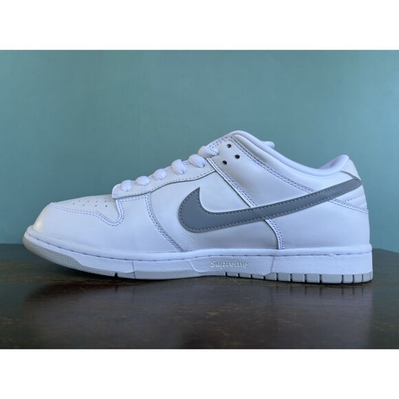 Nike SB Dunk Low x Supreme White/Metallic Silver Men\'s Size 11 HQ8487-100 main image 8